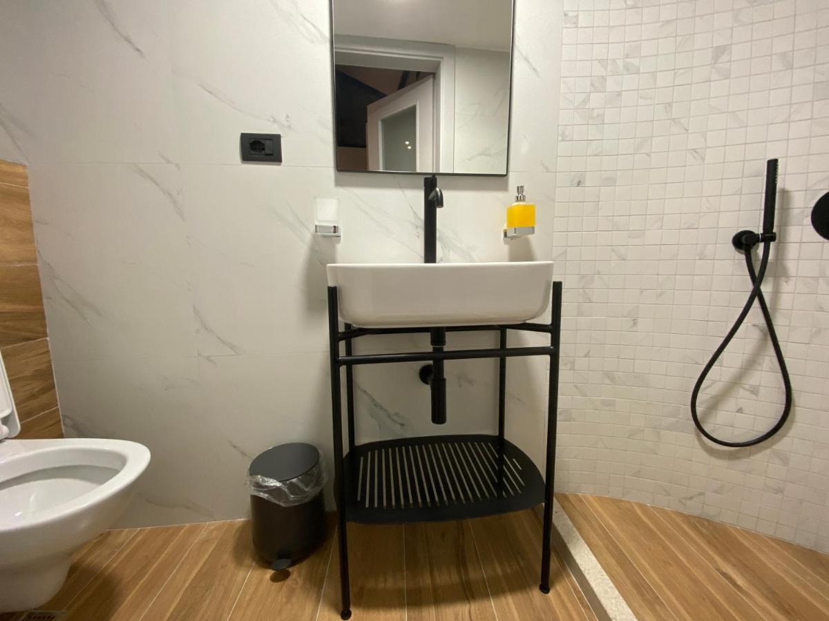 Vila-amo, Suites&rooms In Center Tirana